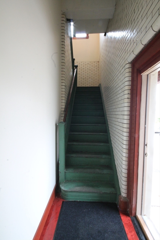 1043 Sumner Avenue Springfield, MA 01118 - Photo 16 of 23