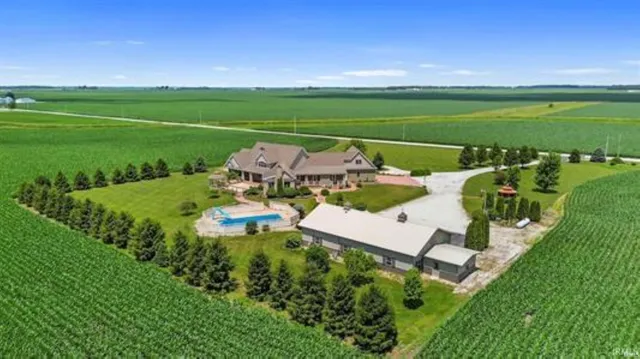 $1,120,000 | 5705 East 30 South Road, Francesville, IN 47946