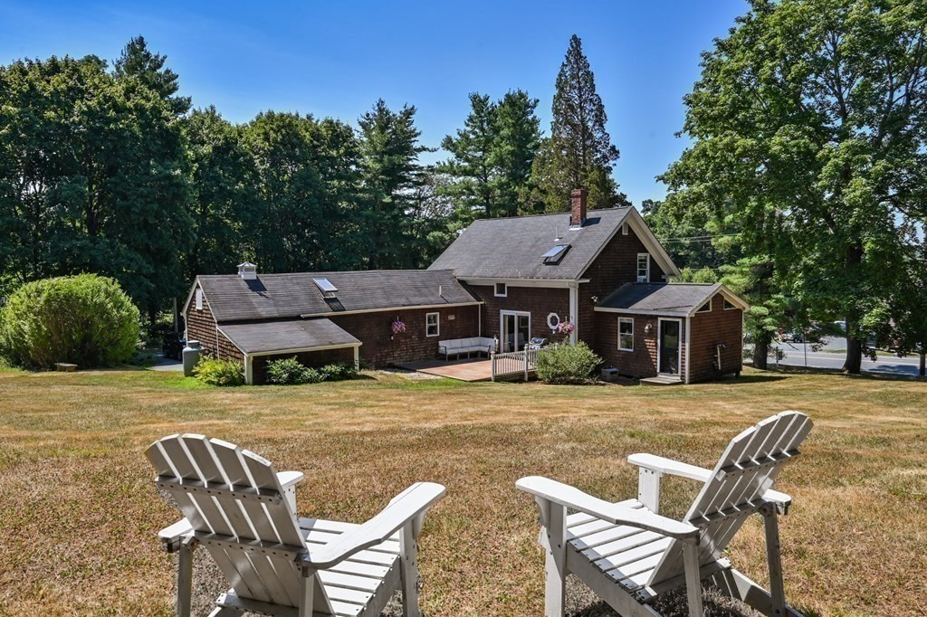 96 High Street Topsfield, MA 01983 - Photo 1 of 37 Gallery Image 1