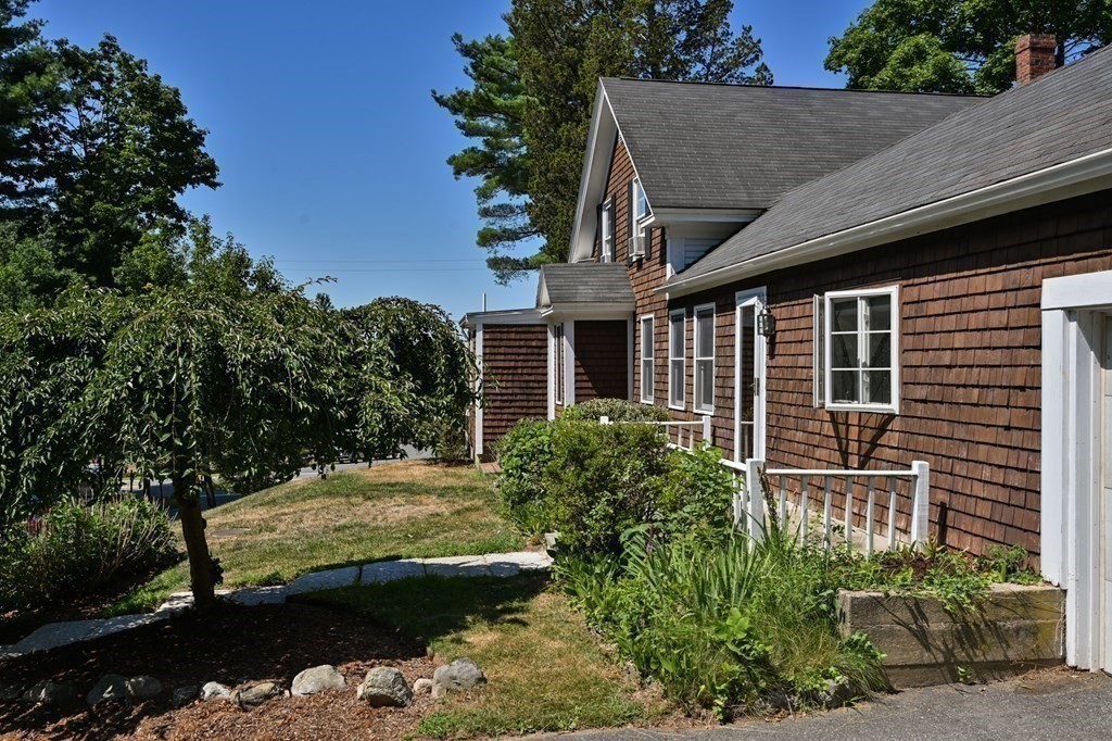 96 High Street Topsfield, MA 01983 - Photo 3 of 37 Gallery Image 3