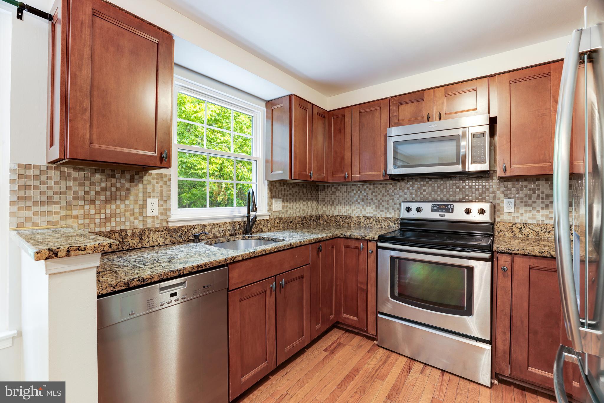 11774 Bayfield Court Reston, VA 20194 - Photo 4 of 40