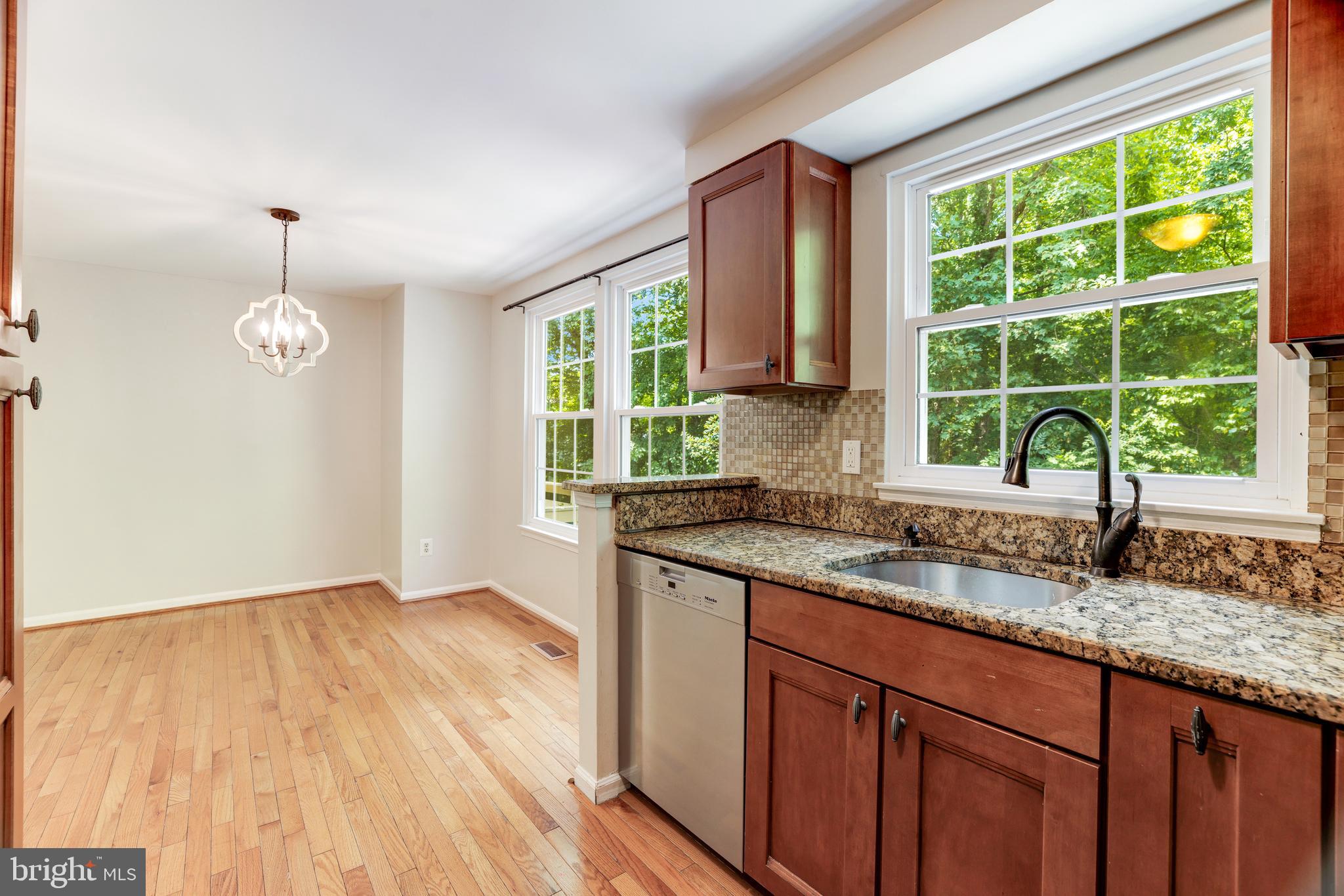 11774 Bayfield Court Reston, VA 20194 - Photo 5 of 40