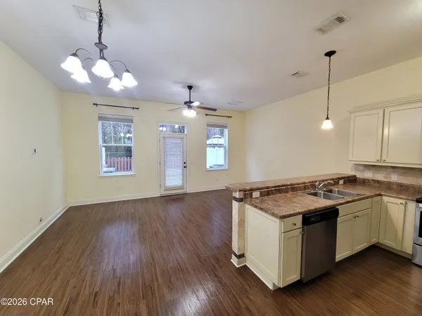 $1,900 | 7218 Quail Hollow Drive, Panama City Beach, FL 32408