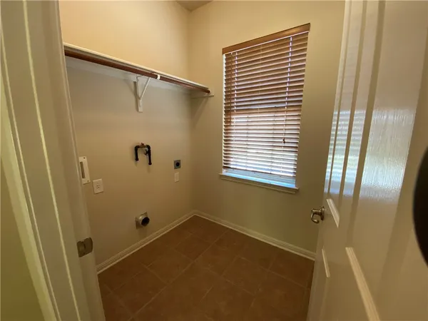 $3,200 | 331 Abbey Drive, Austin, TX 78737