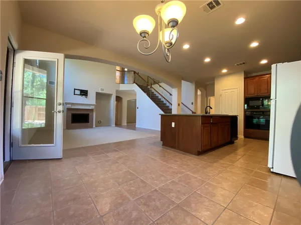 $3,200 | 331 Abbey Drive, Austin, TX 78737