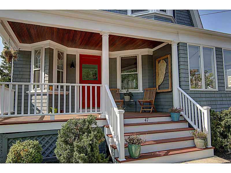 47 Chiswick Road Cranston, RI 02905 - Photo 2 of 25 Exterior Front.
