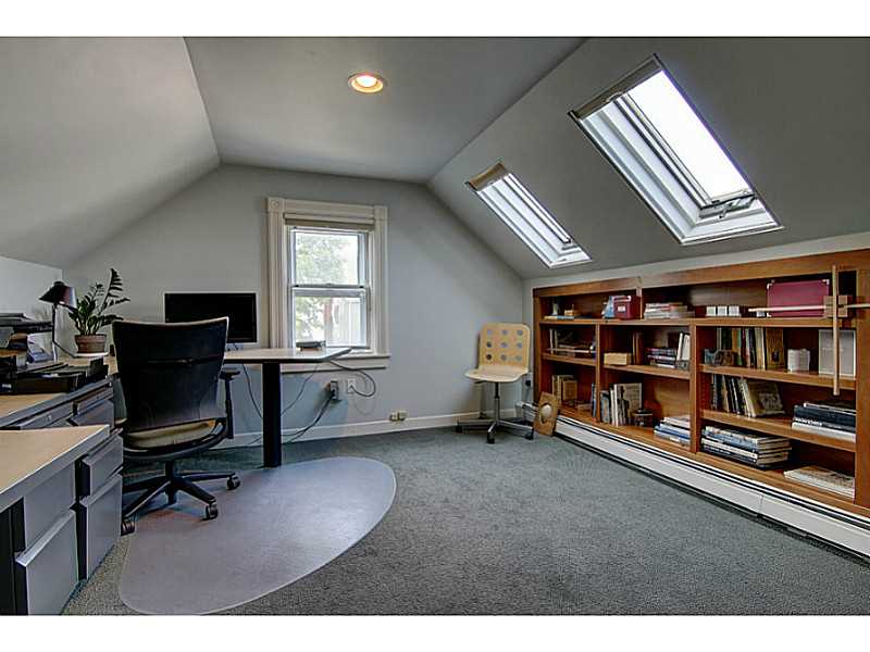 47 Chiswick Road Cranston, RI 02905 - Photo 20 of 25 Computer Room.