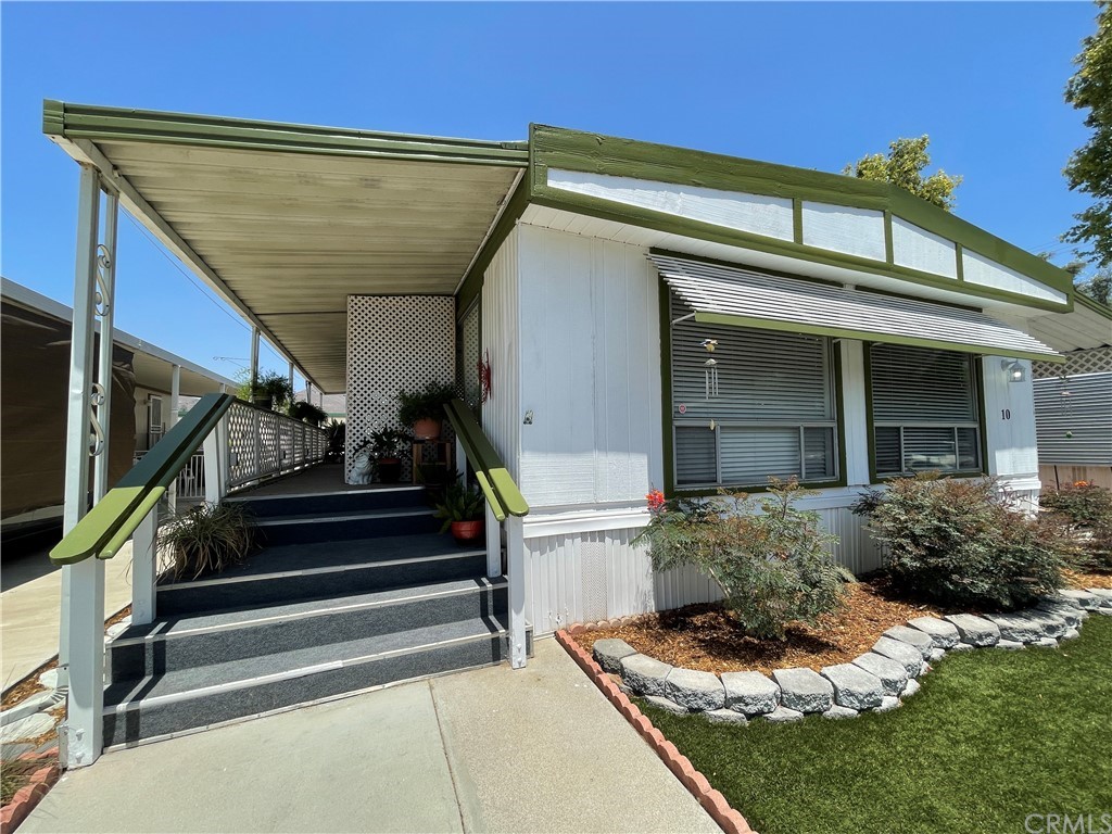 4000 Pierce Street, Unit 10 Riverside, CA 92505 - Photo 1 of 17
