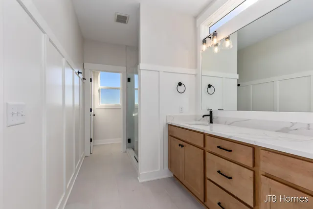 $599,900 | 11290 Shoreline Drive, Unit 121, Allendale, MI 49401