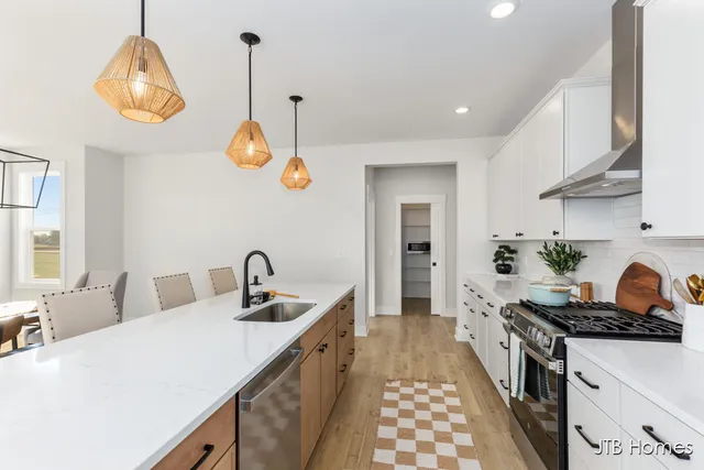 $599,900 | 11290 Shoreline Drive, Unit 121, Allendale, MI 49401