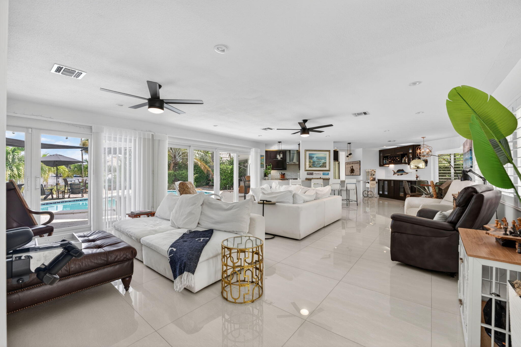 2375 Southeast 8th Street Pompano Beach, FL 33062 - Photo 2 of 45 9-web-or-mls-DSC08793