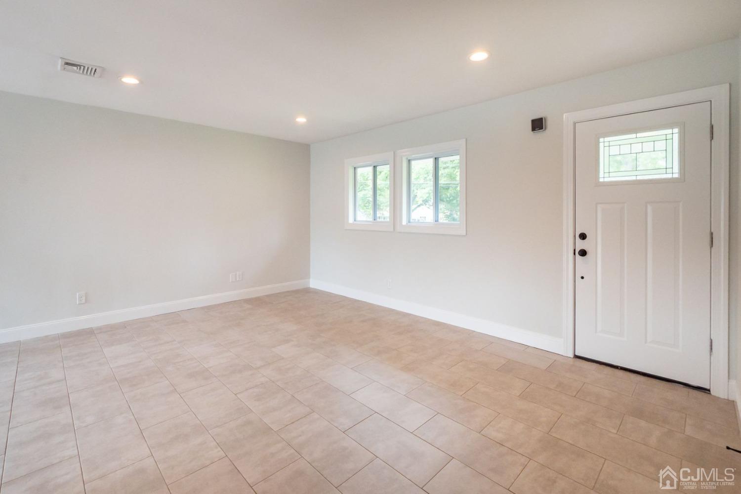 4 Cranston Road Kendall Park, NJ 08824 - Photo 5 of 30