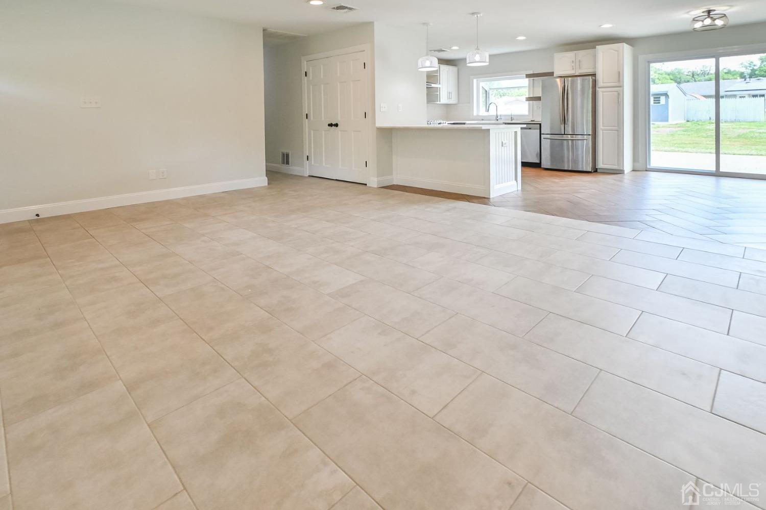 4 Cranston Road Kendall Park, NJ 08824 - Photo 7 of 30