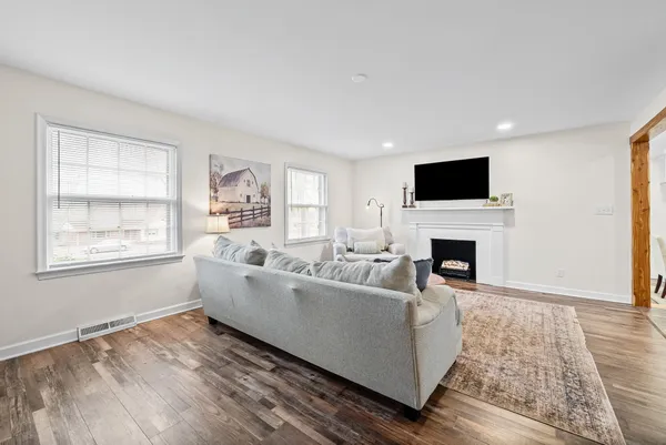 $424,900 | 128 North Sunset Circle, Hopkinsville, KY 42240