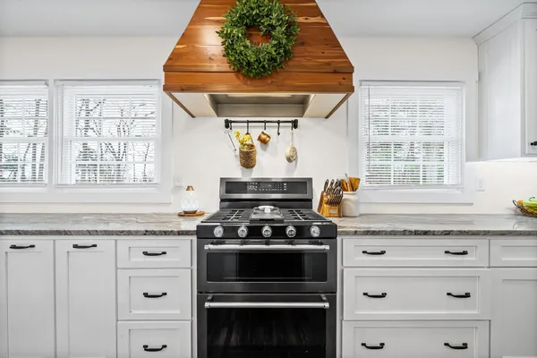 $424,900 | 128 North Sunset Circle, Hopkinsville, KY 42240