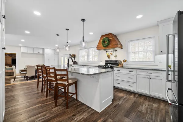 $424,900 | 128 North Sunset Circle, Hopkinsville, KY 42240