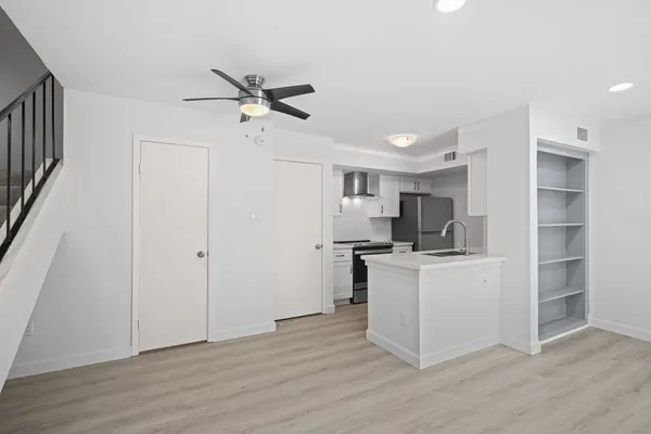 $125,000 | 2800 Jeanetta Street, Unit 2402, Houston, TX 77063