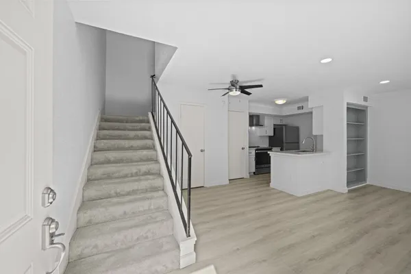 $125,000 | 2800 Jeanetta Street, Unit 2402, Houston, TX 77063