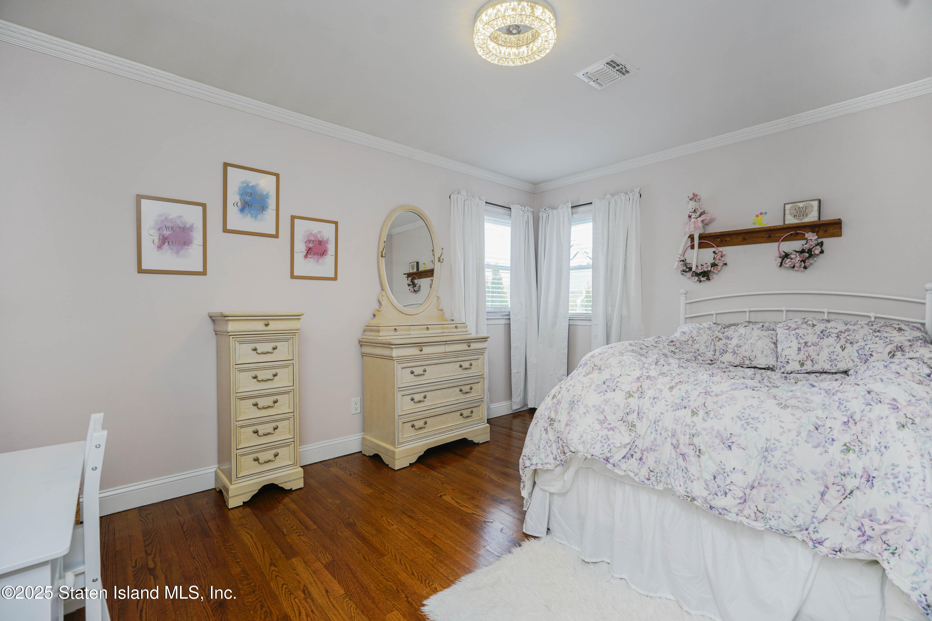 31 Rene Drive Staten Island, NY 10306 - Photo 11 of 18 Photo Apr 10 2025, 10 42 10 PM