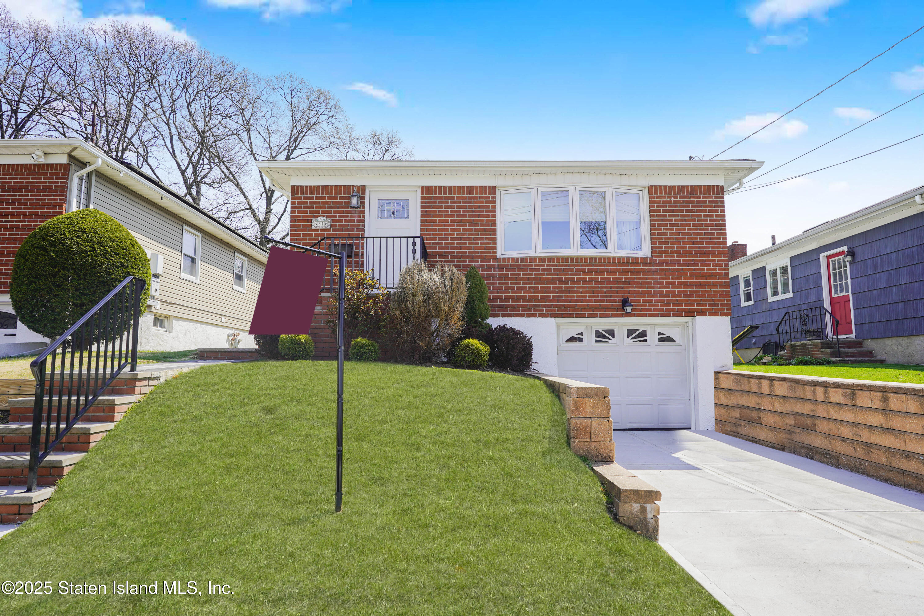 31 Rene Drive Staten Island, NY 10306 - Photo 2 of 18 Photo Apr 10 2025, 10 37 34 PM