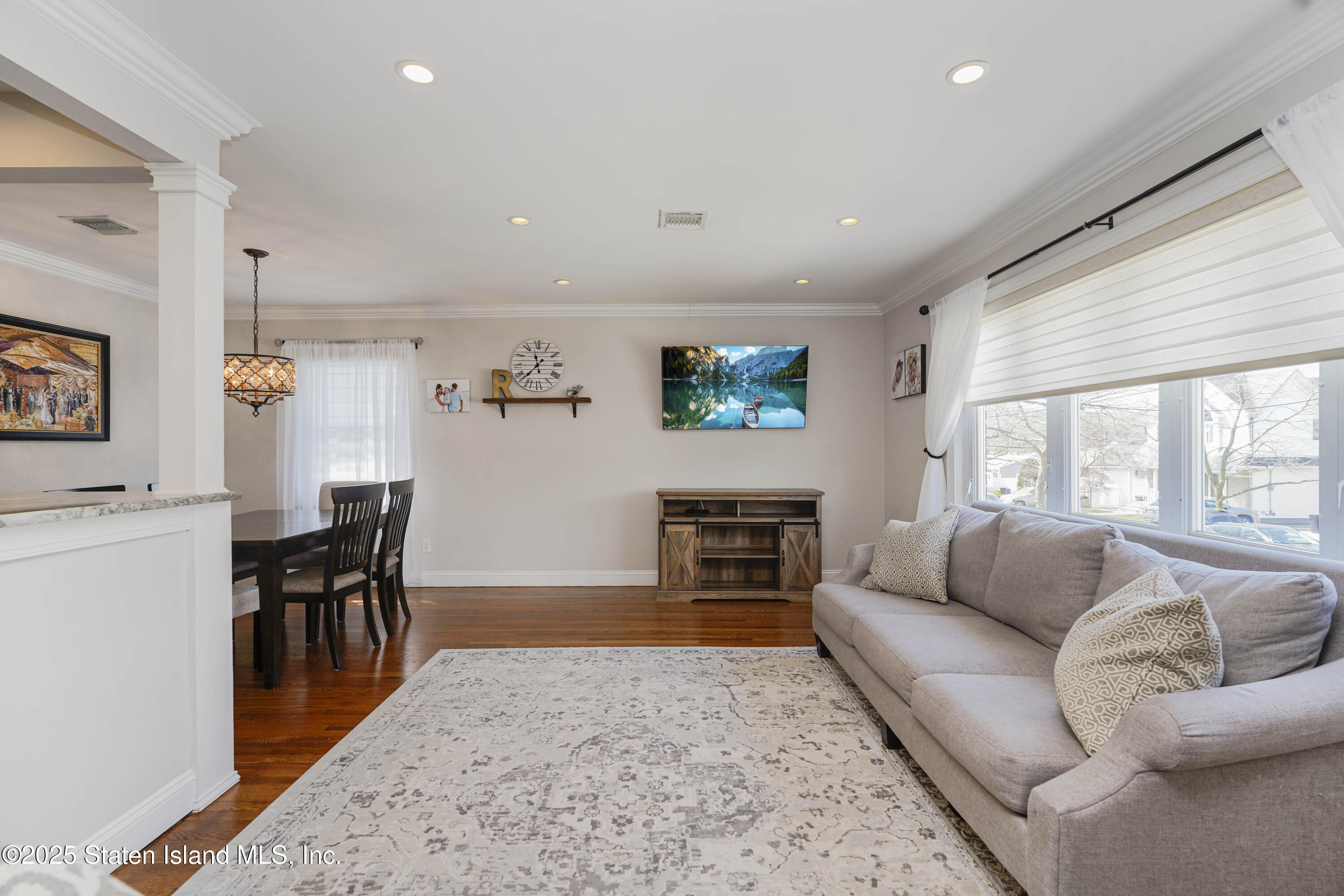 31 Rene Drive Staten Island, NY 10306 - Photo 3 of 18 Photo Apr 10 2025, 10 40 42 PM