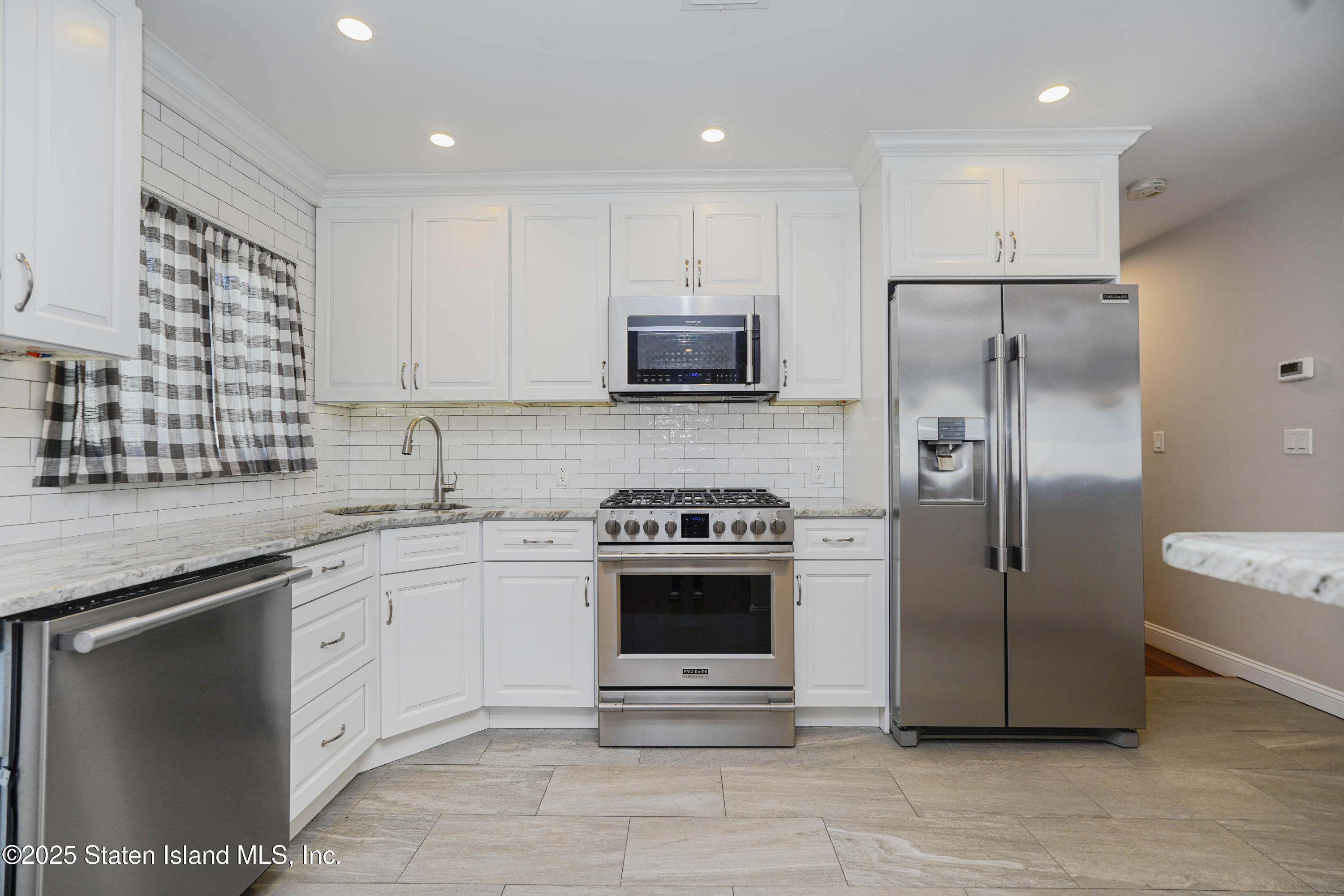 31 Rene Drive Staten Island, NY 10306 - Photo 7 of 18 Photo Apr 10 2025, 10 41 30 PM