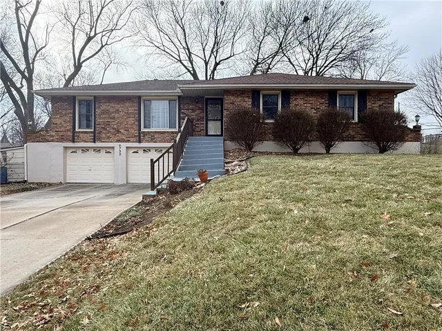 $295,000 | 8732 Northwest Old Stagecoach Road, Kansas City, MO 64154