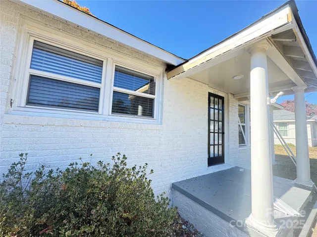 a view of a house and outdoor space