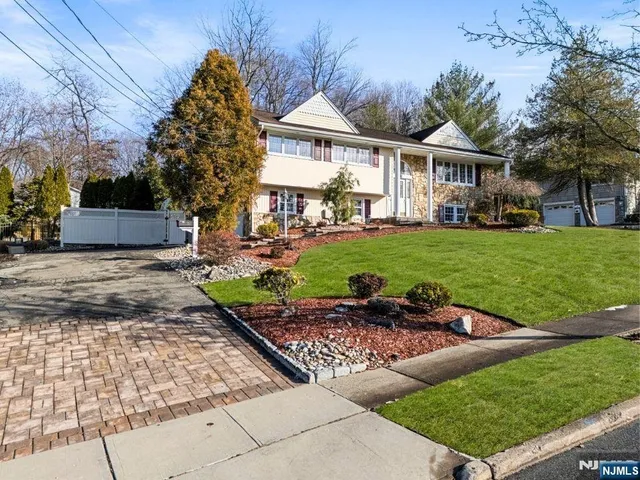 $825,000 | 16 Gressinger Road, Wayne, NJ 07470