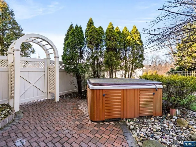 $825,000 | 16 Gressinger Road, Wayne, NJ 07470