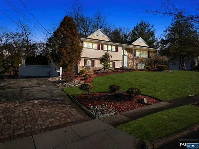 $825,000 | 16 Gressinger Road, Wayne, NJ 07470