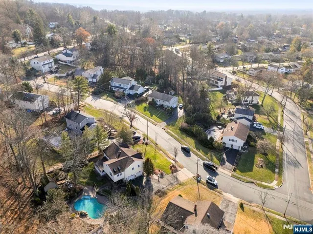 $825,000 | 16 Gressinger Road, Wayne, NJ 07470