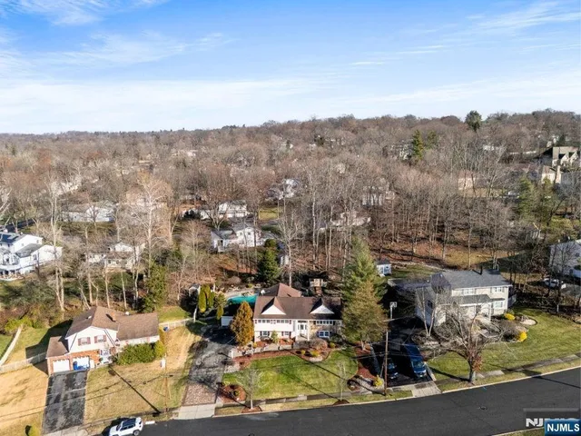 $825,000 | 16 Gressinger Road, Wayne, NJ 07470