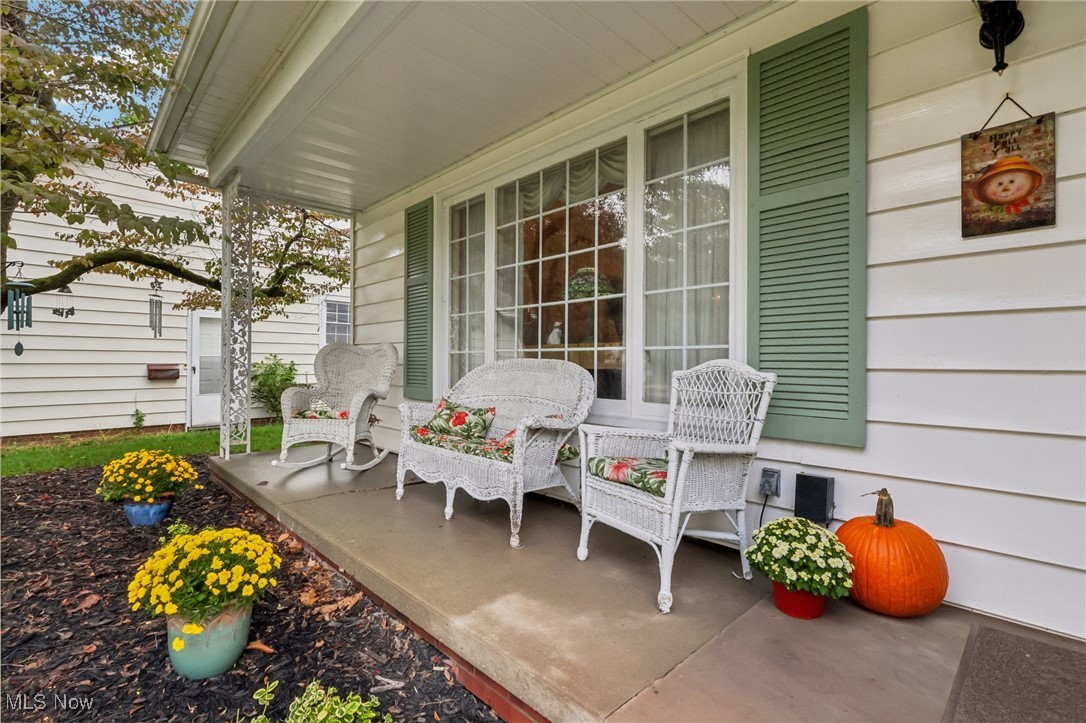 1095 Dorsh Road Cleveland, OH 44121 - Photo 3 of 33 Gallery Image 3