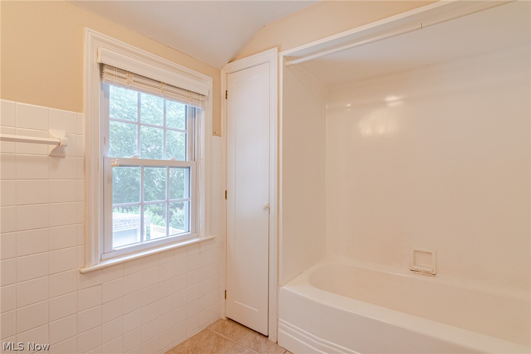 5163 Mayview Road Cleveland, OH 44124 - Photo 22 of 31