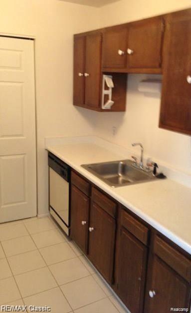 2049 Duck Lake Road North, Unit 7 Highland, MI 48356 - Photo 13 of 21