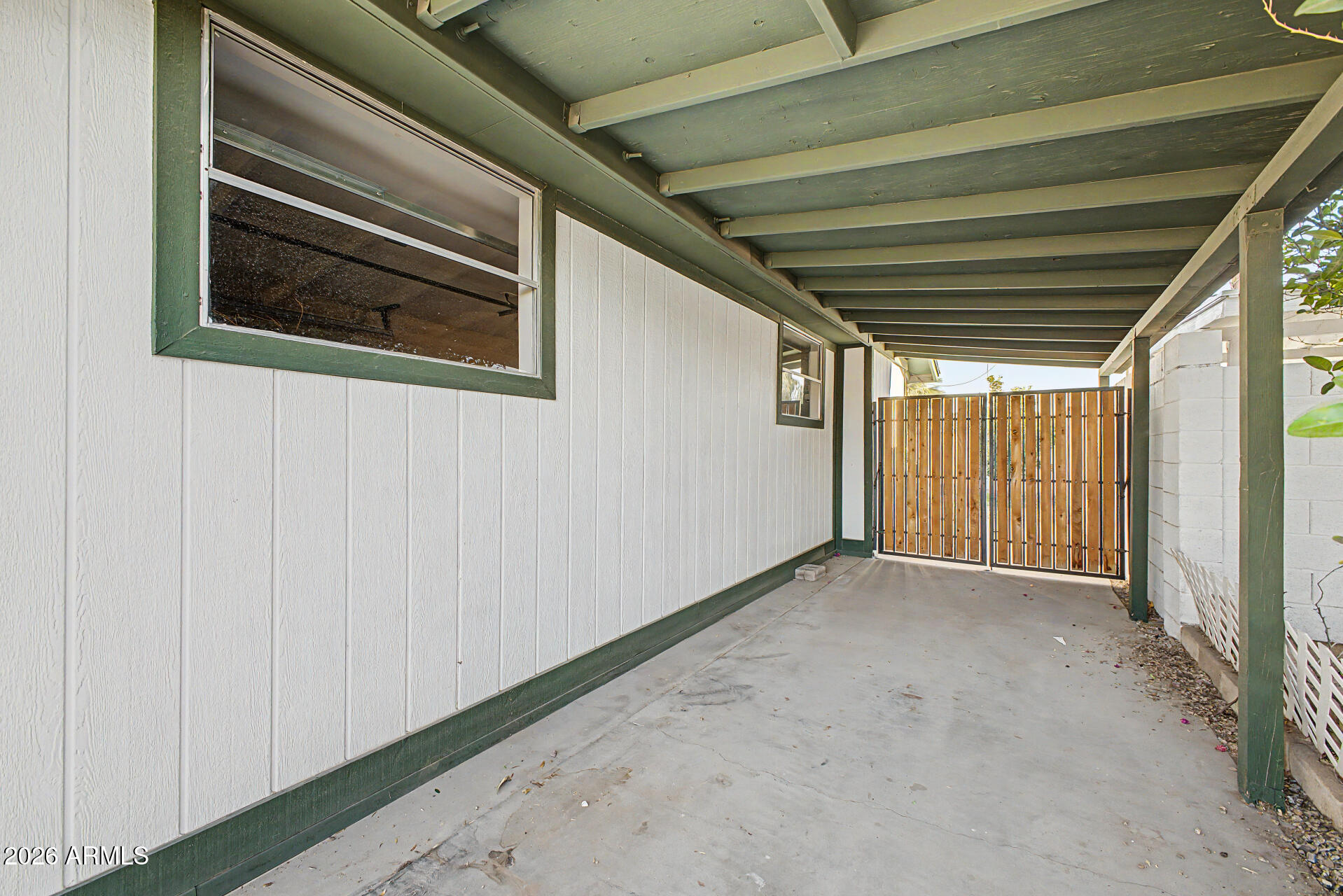 955 East Marigold Lane Tempe, AZ 85288 - Photo 24 of 32 a view of an empty room with a window