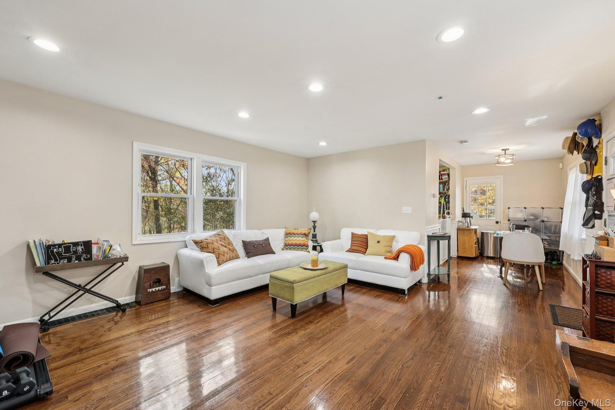 45 East Green Road Rock Tavern, NY 12575 - Photo 4 of 29 a living room with furniture and wooden floor