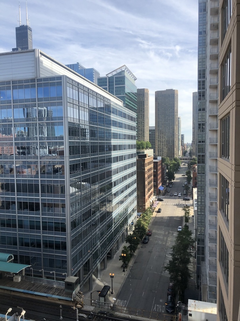 200 North Jefferson Street, Unit 1307 Chicago, IL 60661 - Photo 11 of 13