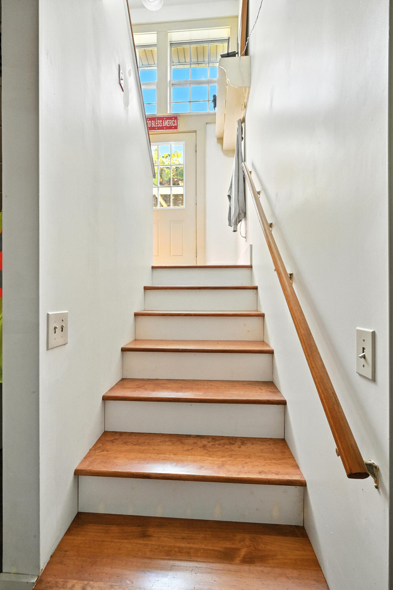 27 Mountain View Road Leeds, ME 04263 - Photo 35 of 107 Foyer