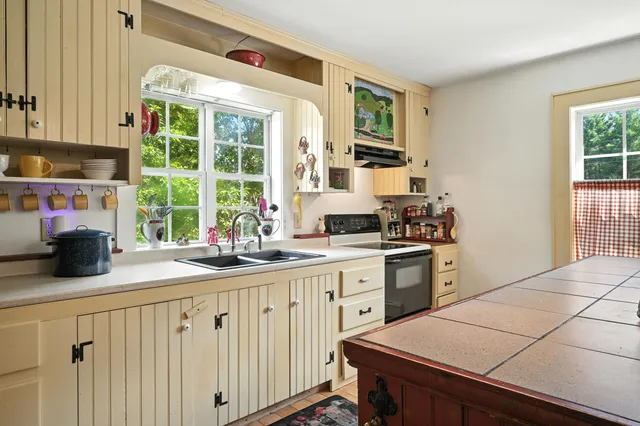 $369,000 | 27 Mountain View Road, Leeds, ME 04263