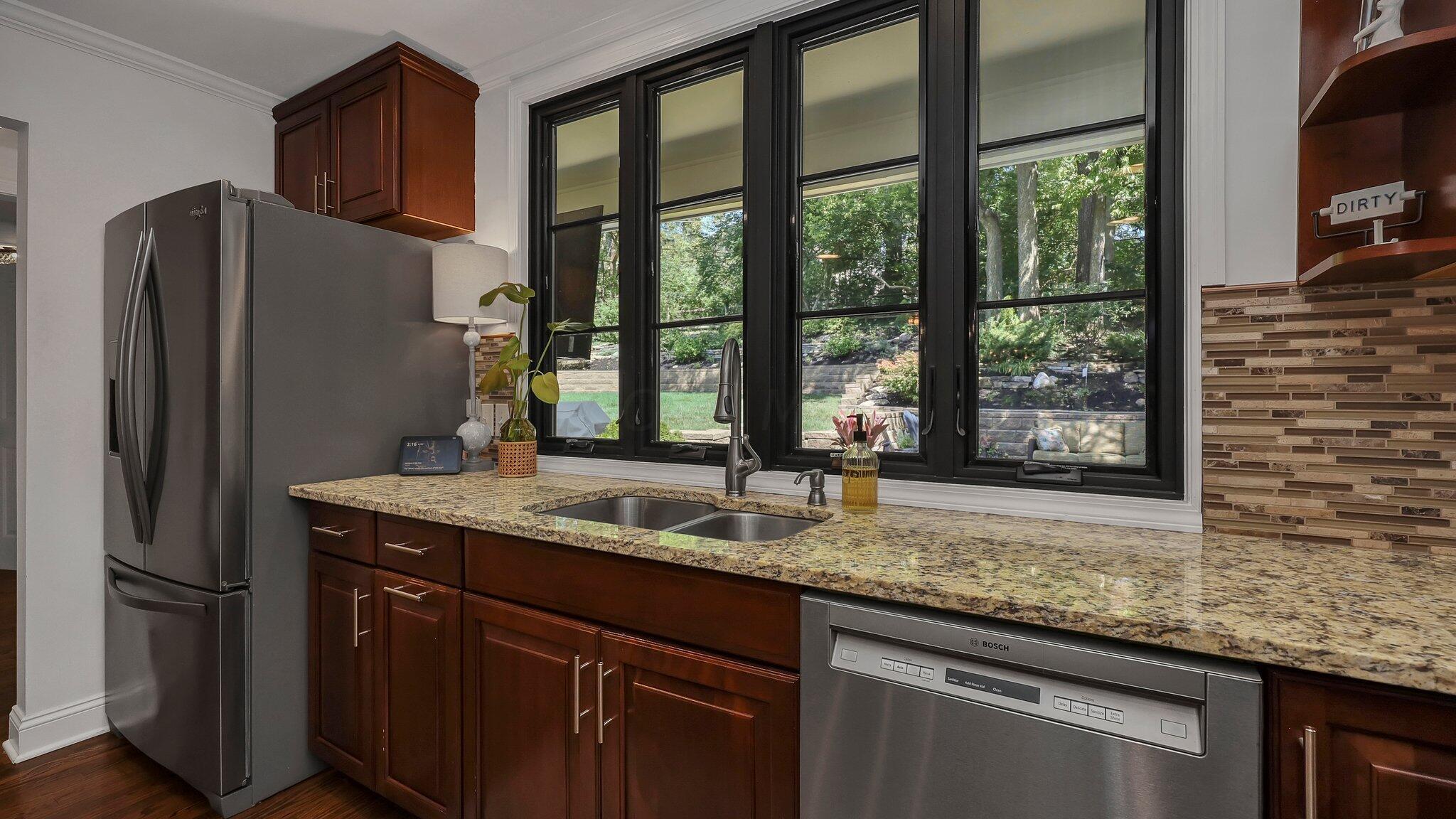 4556 Langport Road Upper Arlington, OH 43220 - Photo 19 of 66 Kitchen