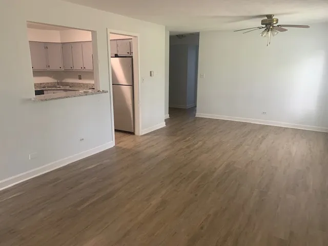 $1,895 | 117 North Gregory Street, Unit 18, Aurora, IL 60504