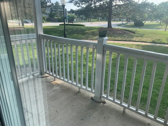 $1,895 | 117 North Gregory Street, Unit 18, Aurora, IL 60504