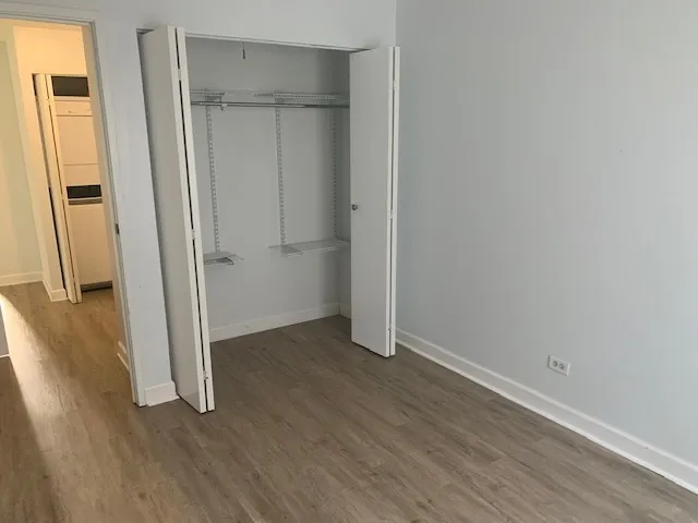 $1,895 | 117 North Gregory Street, Unit 18, Aurora, IL 60504