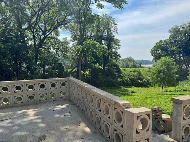 $219,900 | 305 East Jefferson Street, Edwardsport, IN 47528