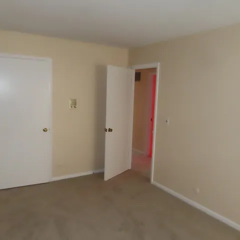 $364,900 | 1855 Tanglewood Drive, Unit F, Glenview, IL 60025