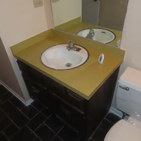 $364,900 | 1855 Tanglewood Drive, Unit F, Glenview, IL 60025