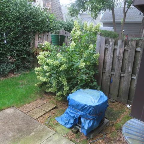 $364,900 | 1855 Tanglewood Drive, Unit F, Glenview, IL 60025