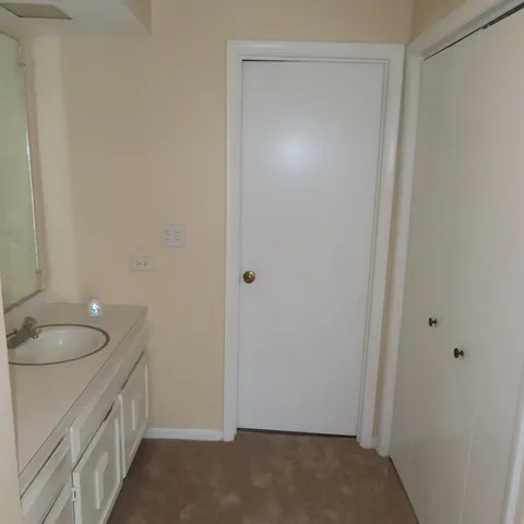 $364,900 | 1855 Tanglewood Drive, Unit F, Glenview, IL 60025